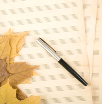 Vi bærer de døde i oss som uferdige melodier