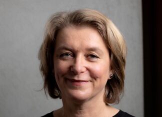 Når den overgrepsutsatte forteller, er det som om personen skaper det skamfulle og pinlige.