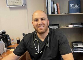 Mens de på toppen snakker om sine millioner på TV, sitter vi på gulvet og prøver å lappe sammen liv